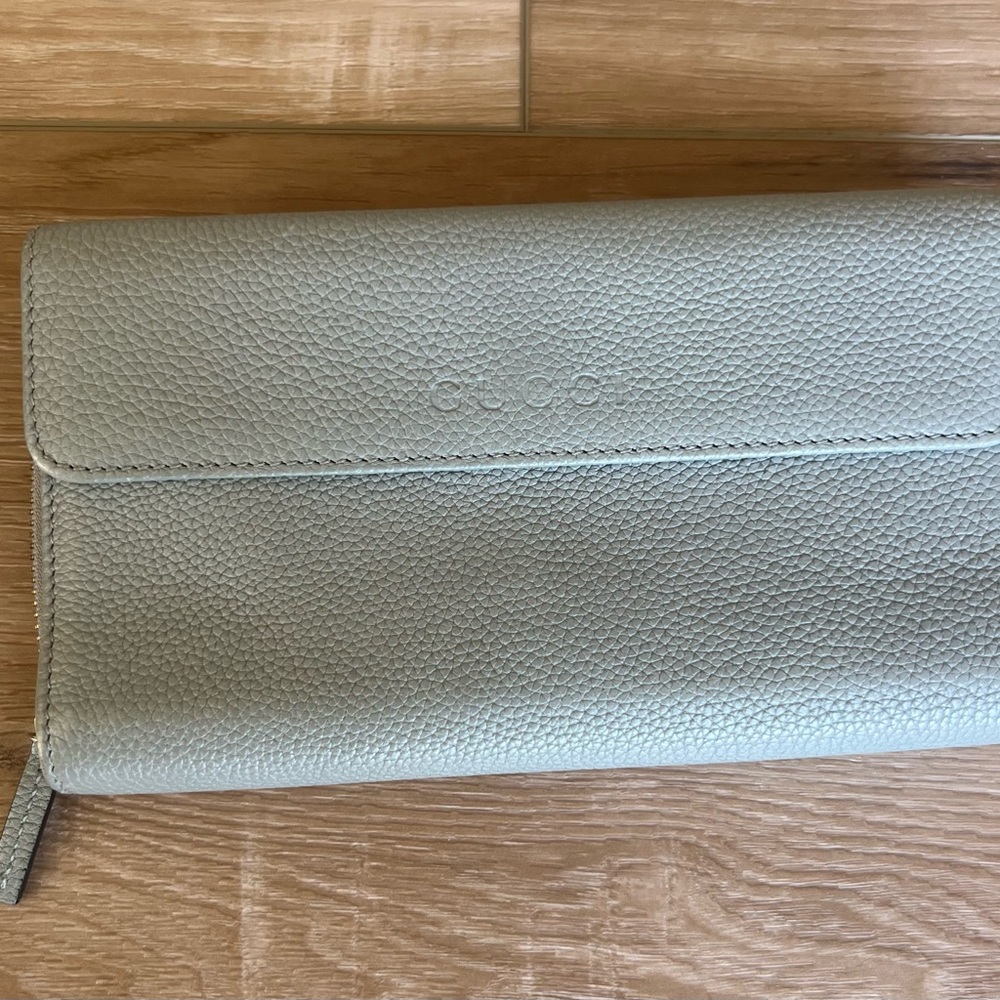 GUCCI Signature Grey Calfskin Snap Long Wallet
